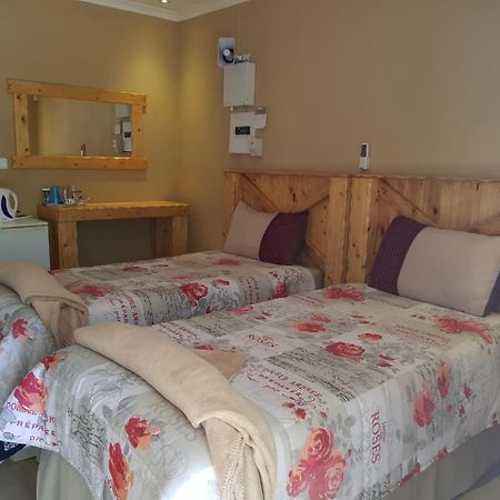 Montanique Lodge Buffelspoort Luaran gambar